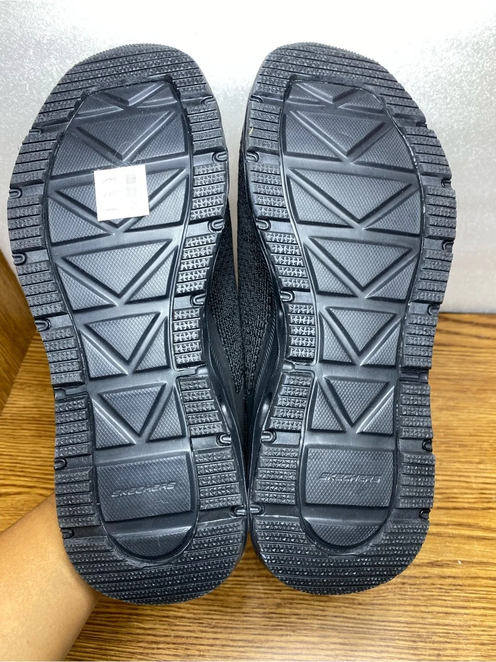 Skechers Hands Free Swift Fit Sneaker Shoes Memory Foam Mens Size 8 Black NEW